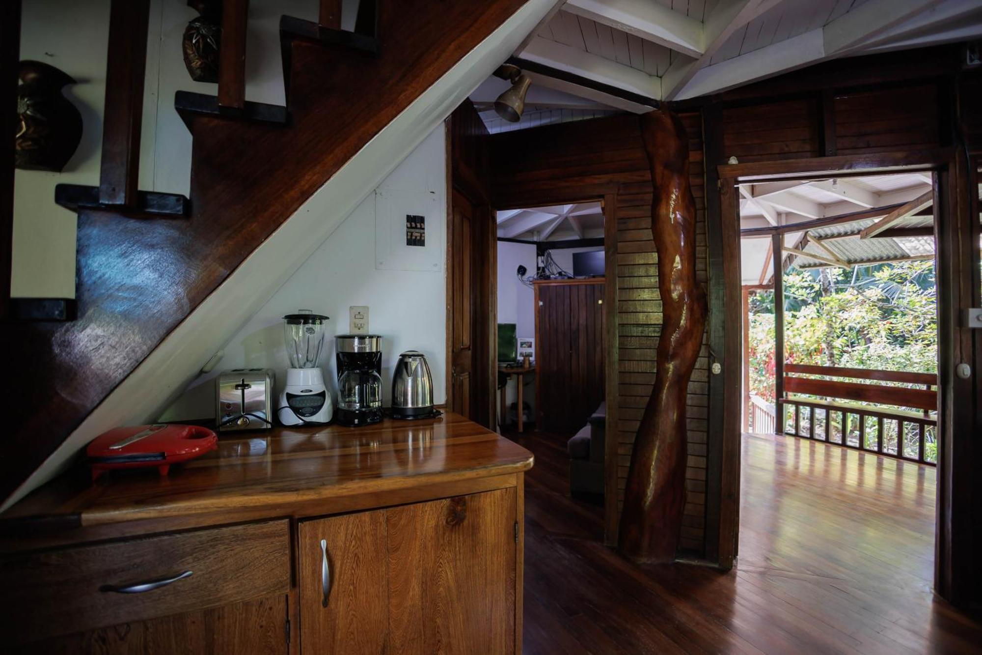 Bungalows Ache Cahuita Exterior photo