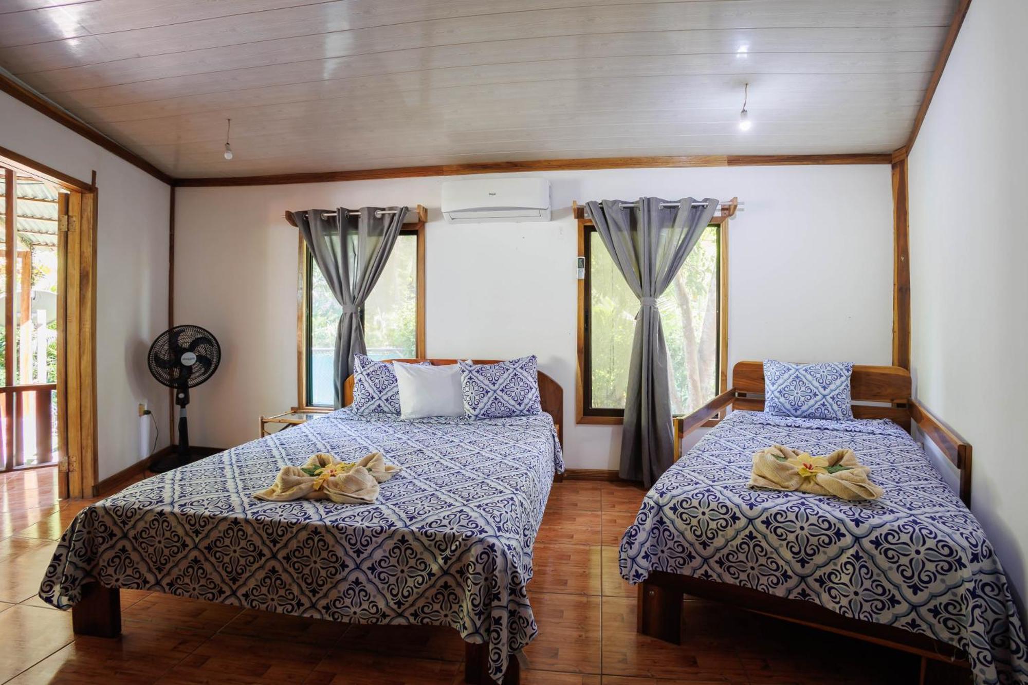 Bungalows Ache Cahuita Exterior photo