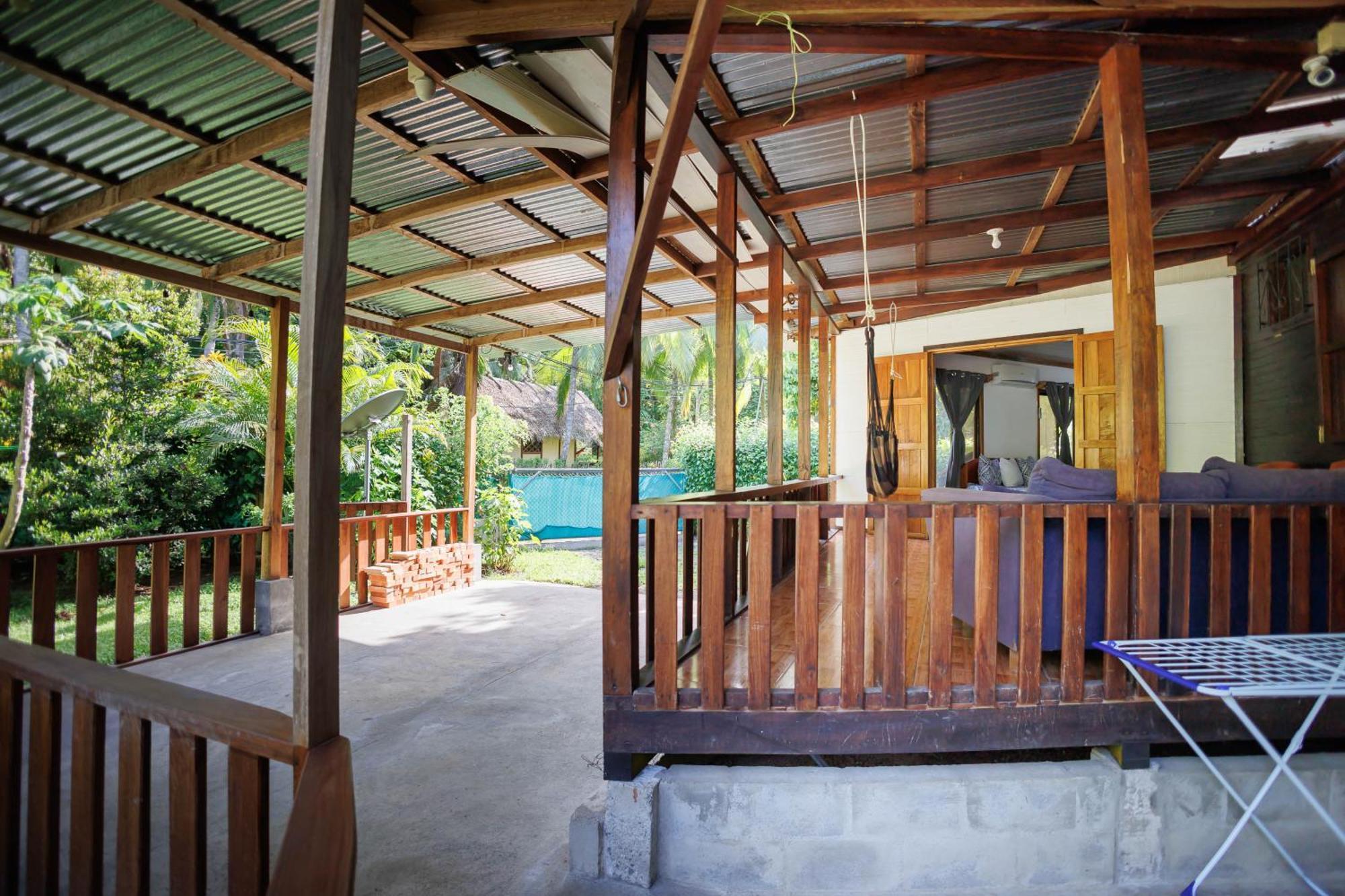 Bungalows Ache Cahuita Exterior photo